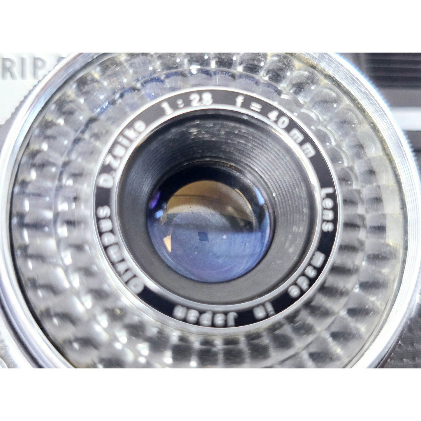 [Pre-owned] Olympus Trip 35 Point & Shoot 35mm Film Camera — Near MINT — Japan #3179
