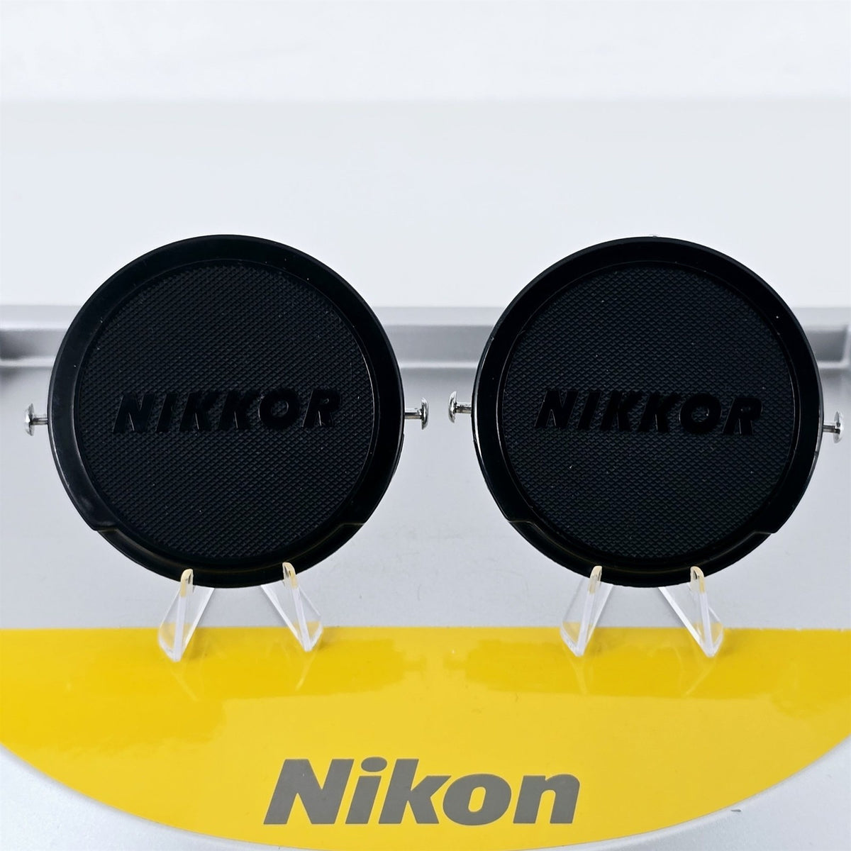 [Pre-owned] Nikon Nikkor 52mm Pin-Type Clip-On Front Lens Cap (Set of 2) — Near Mint — Japan #5532