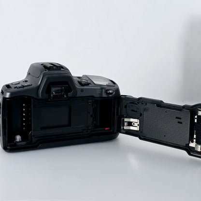 [Pre-owned] Minolta α 303Si Super Film Camera with Cosina 28-70mm & AF 75-300mm Zoom — Near Mint — Japan #5438