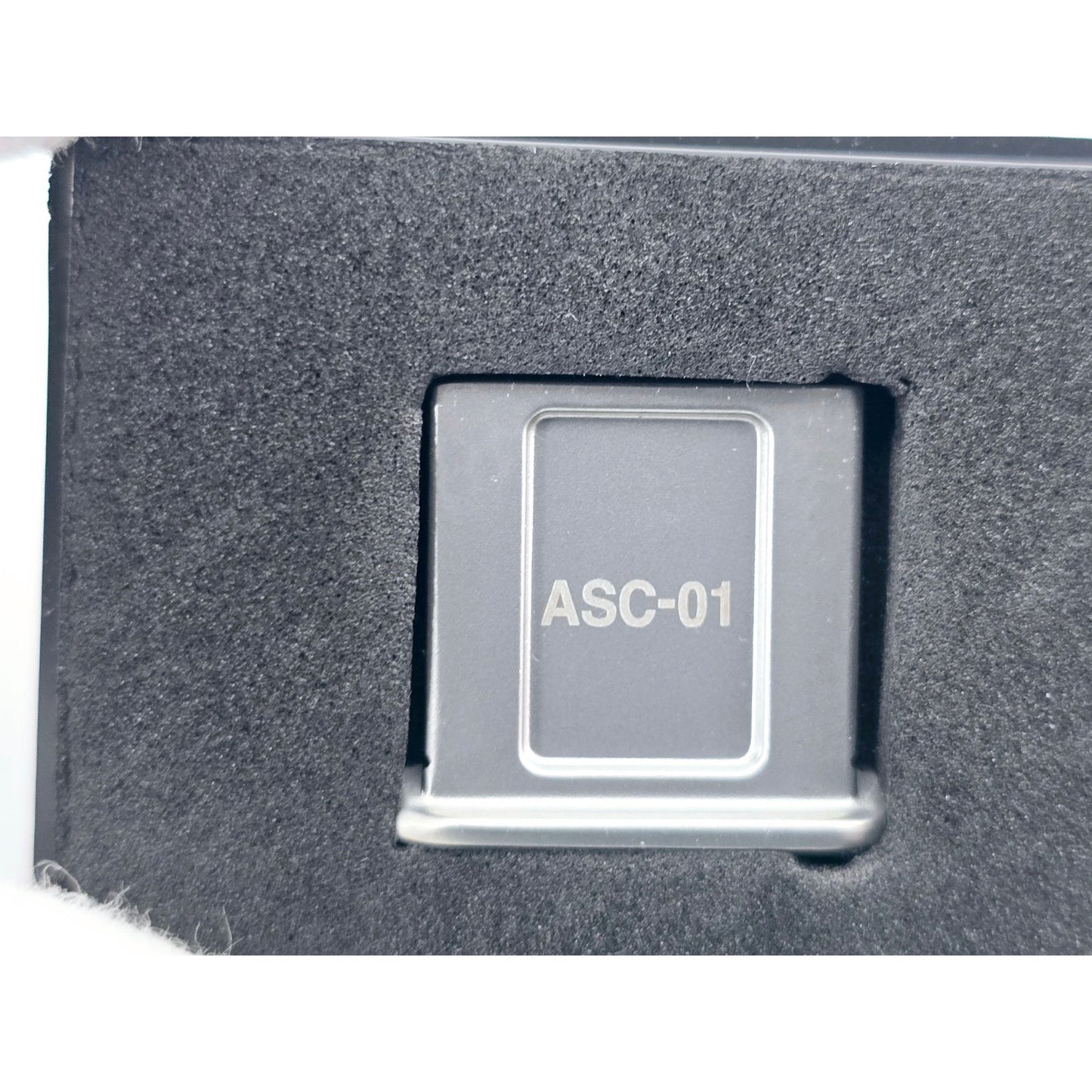 [Pre-owned] Genuine Nikon ASC-01 Accessory Shoe Cover Silver — Unused — Japan #5121