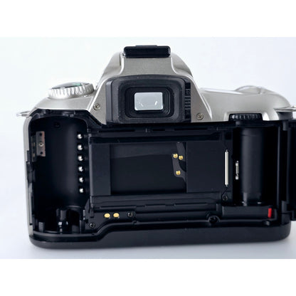 [Pre-owned] Nikon US 35mm Film SLR Camera Body — MINT — Japan #4718