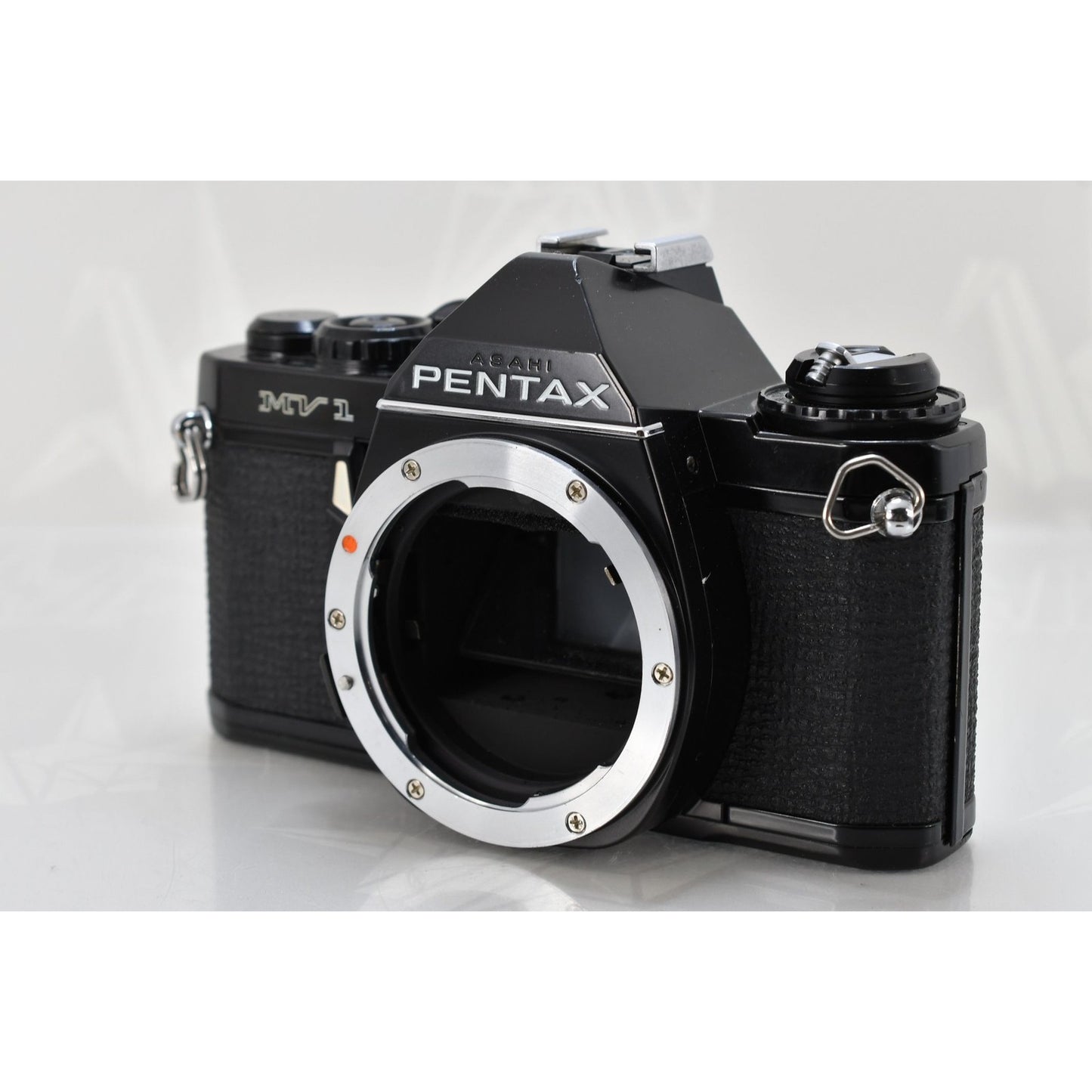 [Pre-owned] Pentax MV1 SLR 35mm Film Camera Body — Near MINT — Japan #2022