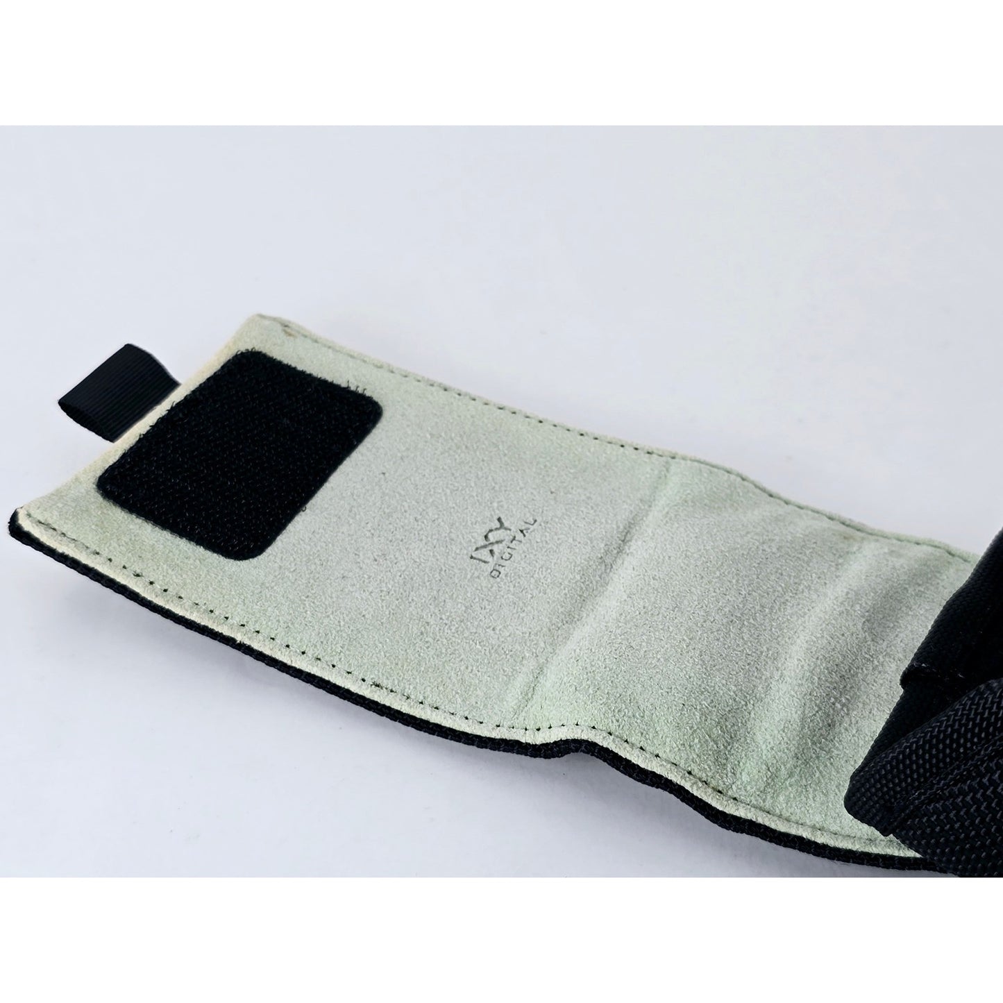 [Pre-owned] Canon IXY Digital Camera Case Black with Strap (Genuine) — Top MINT — Japan #4655
