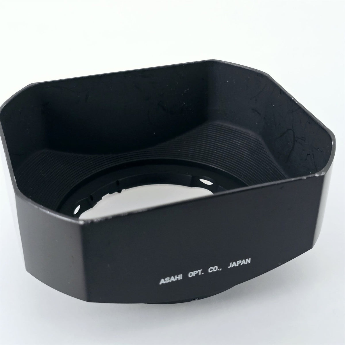 [Pre-owned] Pentax Takumar 6x7 Lens Hood for 90mm f2.8 (6x7 / 67 / 67II) — Near Mint — Japan #5618