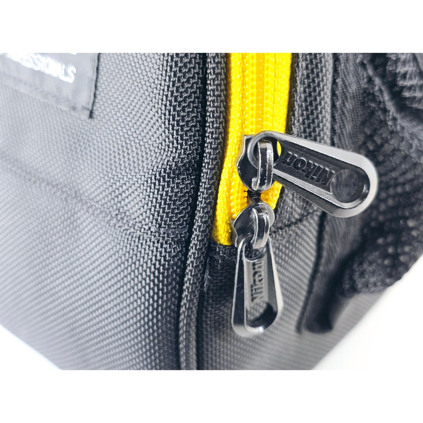 [Pre-owned] Genuine Nikon Camera Shoulder Bag Black/Yellow — MINT — Japan #5067
