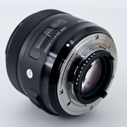 [Pre-owned] Sigma 30mm f/1.4 DC HSM AF Prime Lens for Nikon F Mount — Mint — Japan #5694