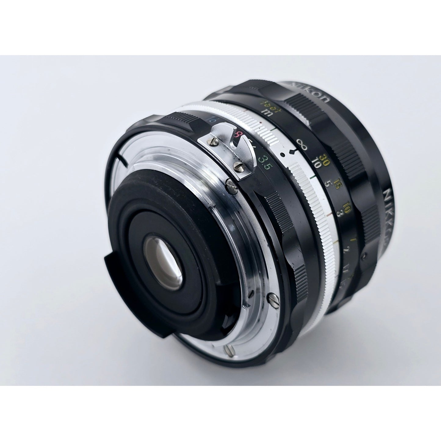 [Pre-owned] Nikon Non-Ai Nikkor-H Auto 28mm F3.5 Wide Angle MF Lens — Near MINT — Japan #4819