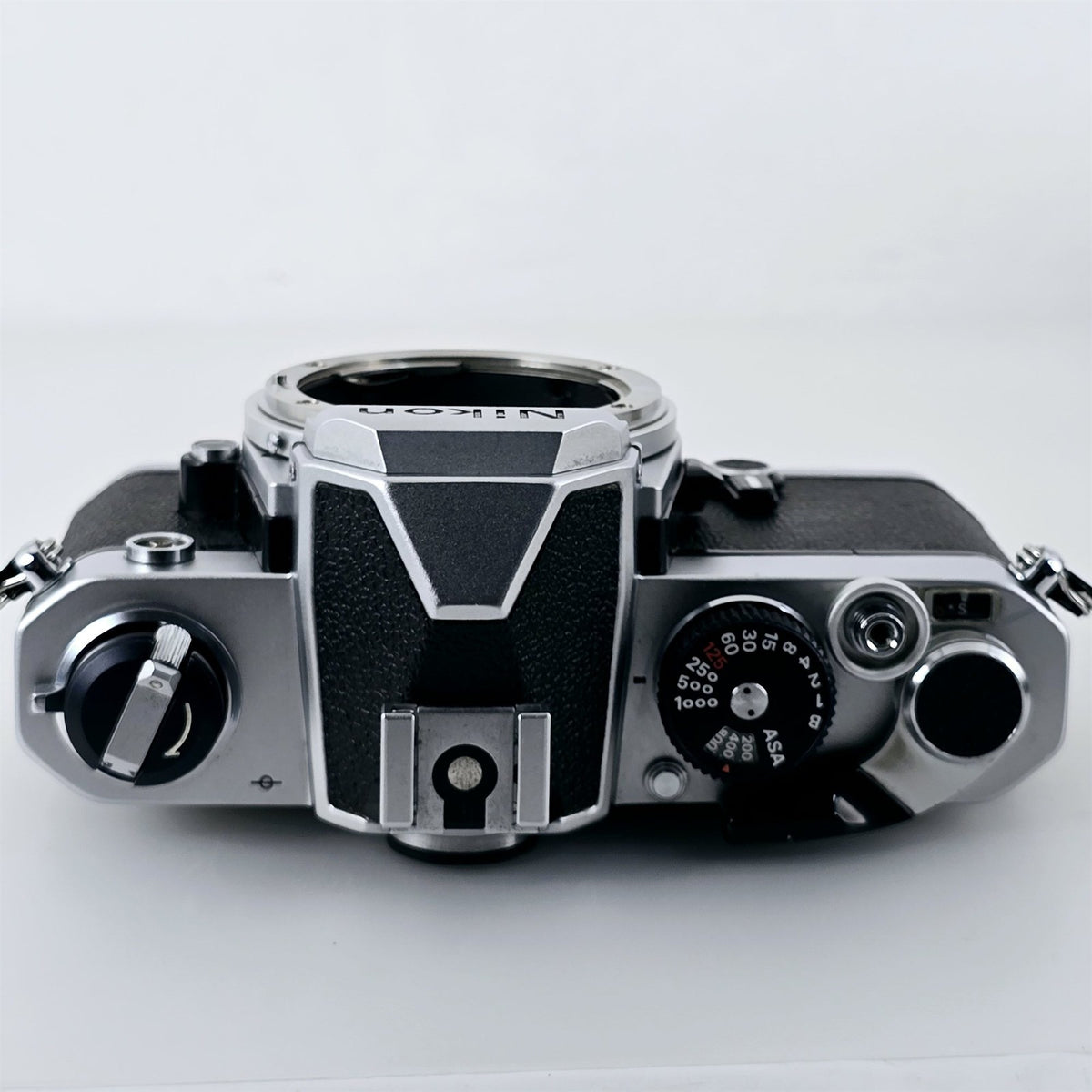 [Pre-owned] Nikon FM SLR 35mm Film Camera Body Only — Near Mint+++ — Japan #5655
