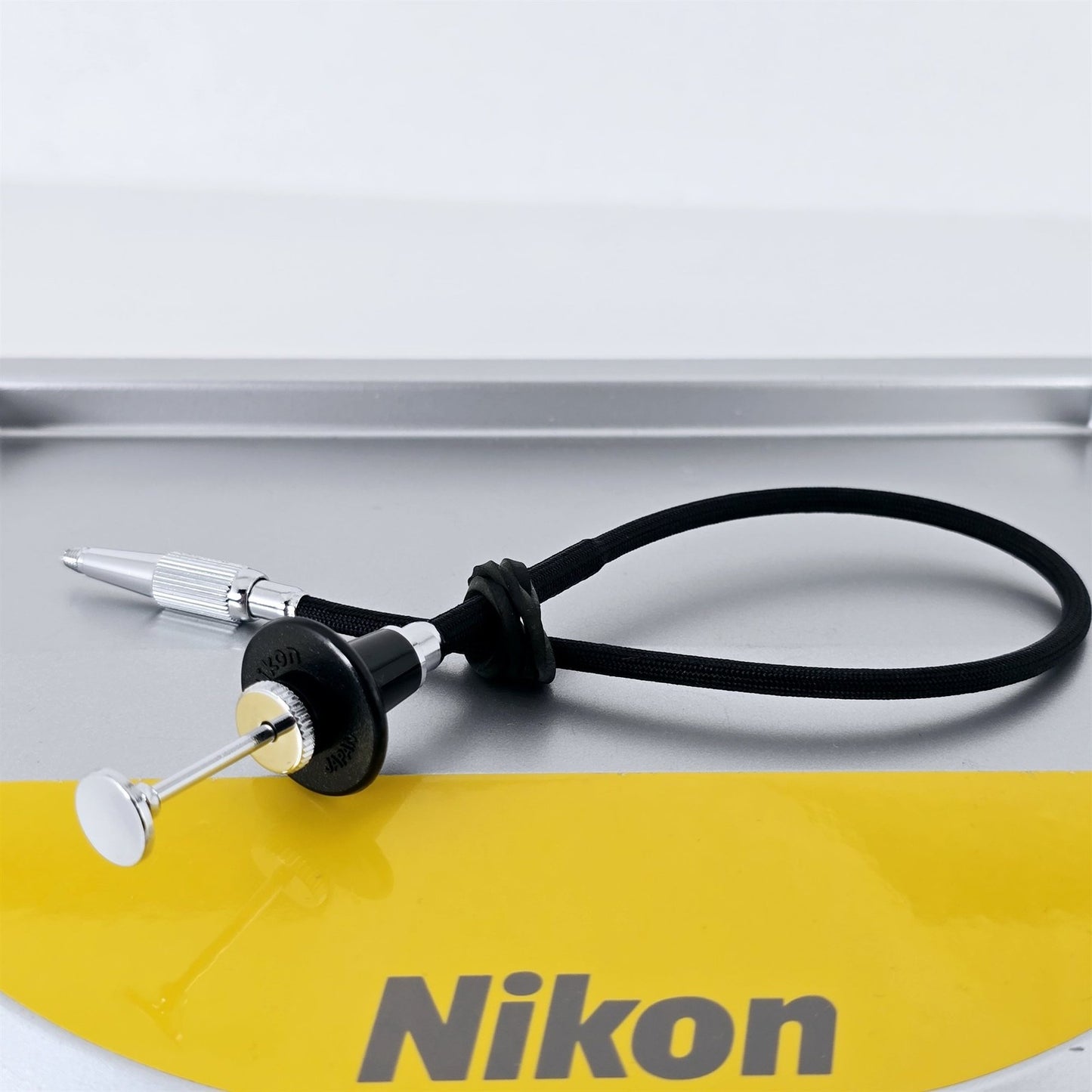 [Pre-owned] Genuine Nikon AR-3 Cable Release Shutter for F3 FM2 FE2 — Top Mint — Japan #5295