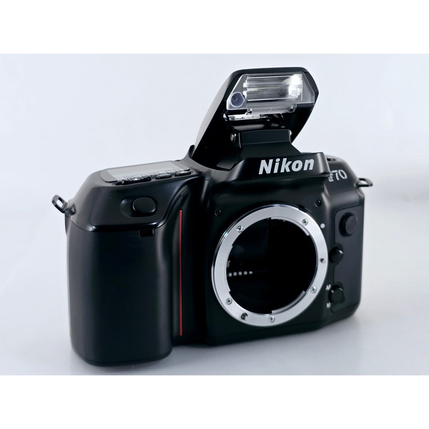 [Pre-owned] Nikon F70 SLR 35mm Film Camera (Body Only) — Top MINT — Japan #3751