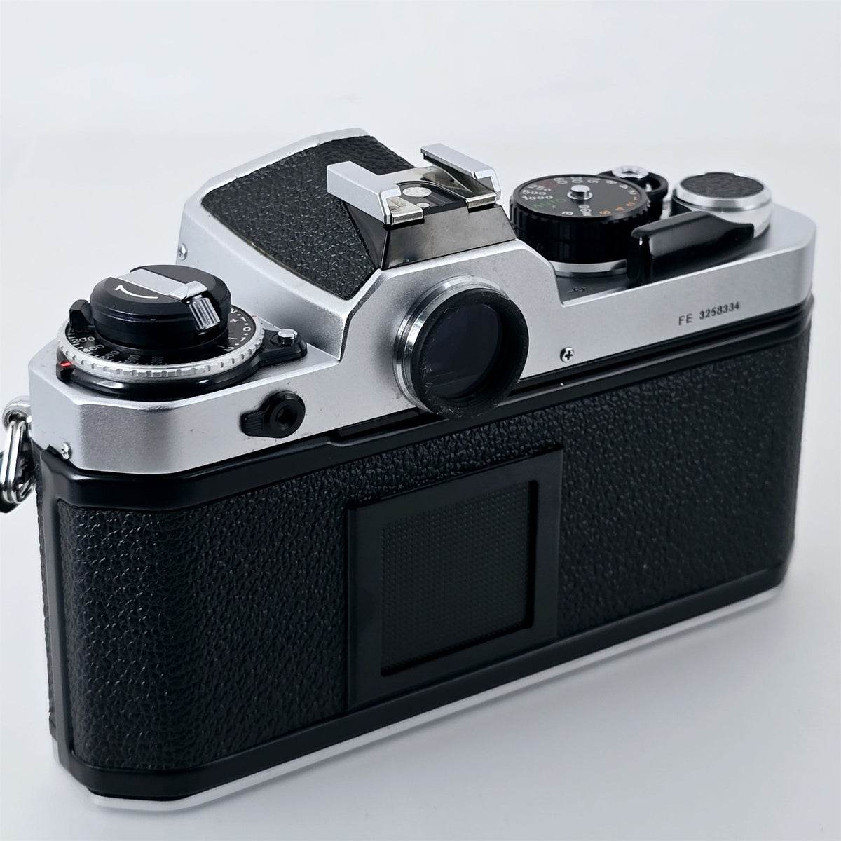[Pre-owned] Nikon FE SLR 35mm Film Camera Body Only Silver — Near Mint — Japan #5623