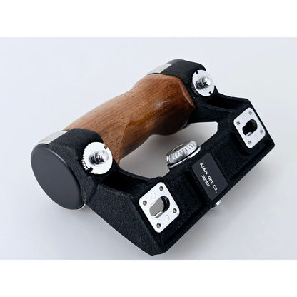 [Pre-owned] Asahi Pentax Hand Wood Grip w/Hot Shoe for 67 67II 6x7 — Near MINT — Japan #5186