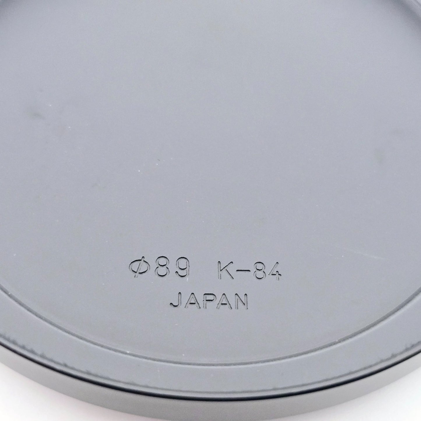 [Pre-owned] Contax Metal Lens Cap Black 89mm K84 K-84 — MINT — Japan #1765