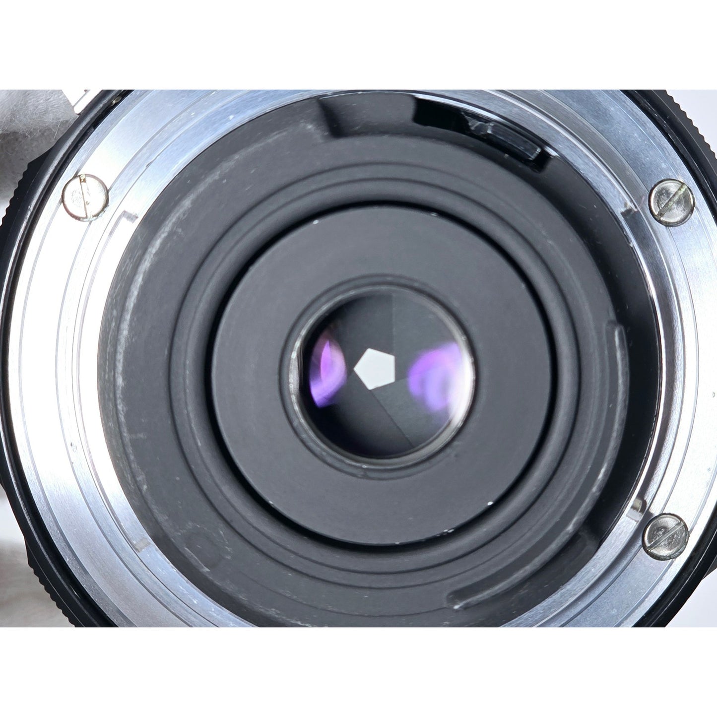 [Pre-owned] Nikon Non-Ai Nikkor-H Auto 28mm F3.5 Wide Angle MF Lens — Near MINT — Japan #4819