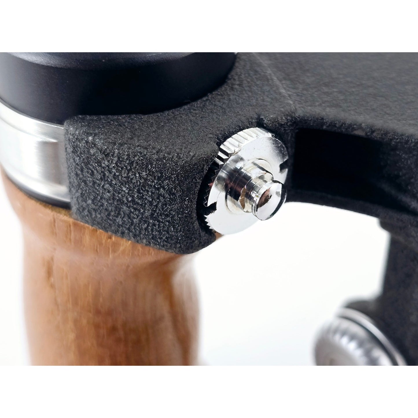 [Pre-owned] Asahi Pentax Hand Wood Grip w/Hot Shoe for 67 67II 6x7 — Near MINT — Japan #5186