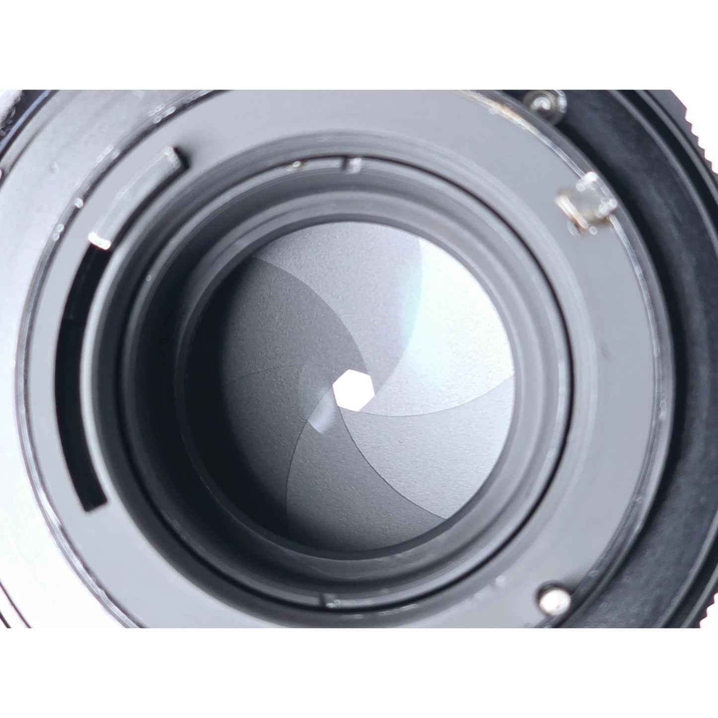 [Pre-owned] Pentax Super Multi Coated Takumar 105mm F2.8 SMC MF Lens M42 — Near MINT — Japan #4759