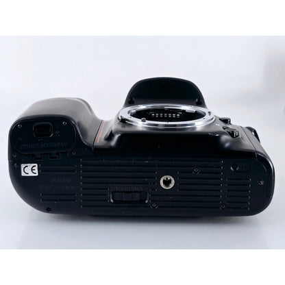 [Pre-owned] Nikon F50 Panorama SLR 35mm Film Camera (Body Only) — Near MINT+++ — Japan #3846