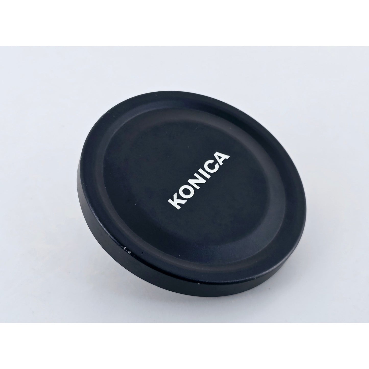 [Pre-owned] Konica 75mm Metal Push-on Lens Cap — Near MINT — Japan #3935