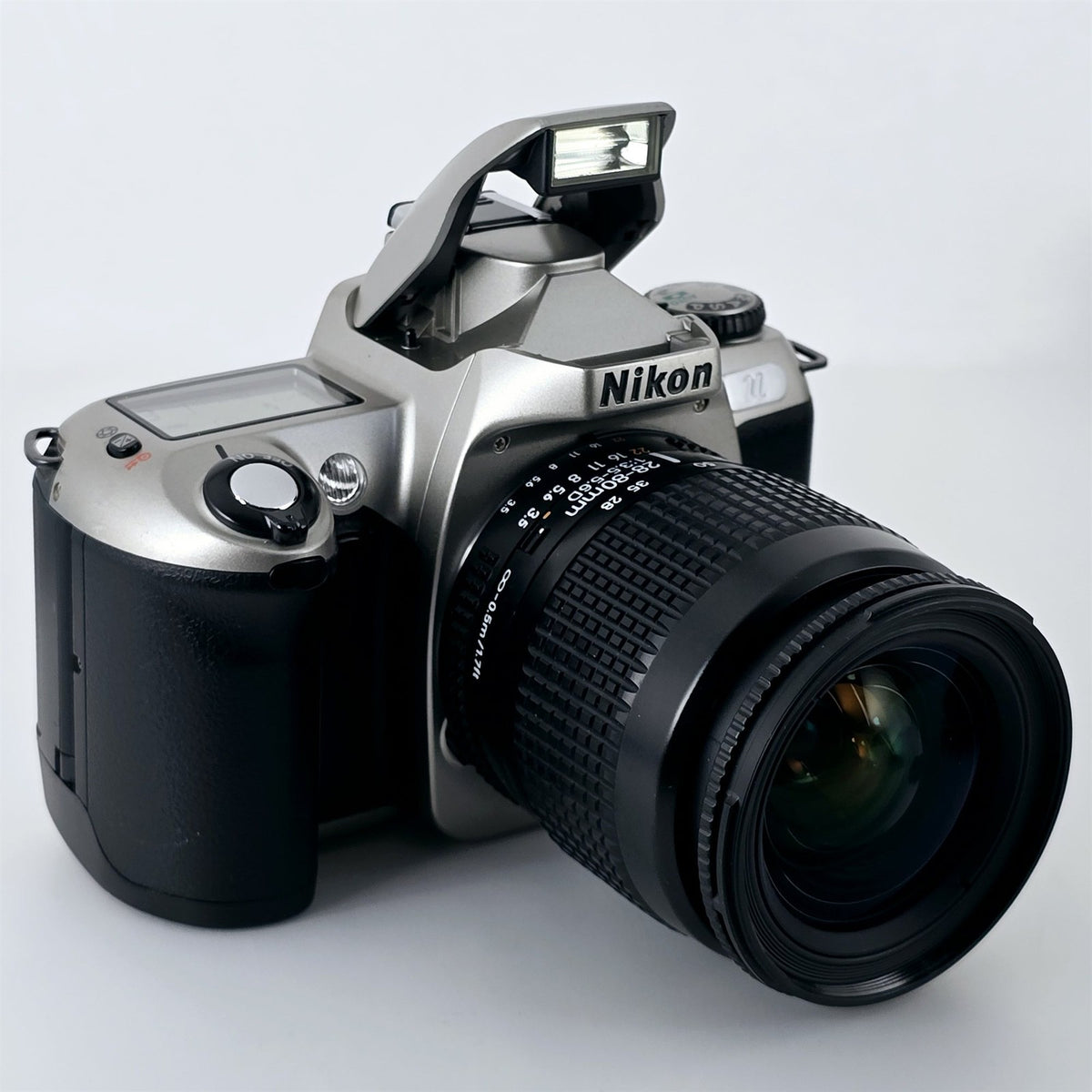 [Pre-owned] Nikon U (F65 / N65) 35mm Film Camera with AF 28-80mm f/3.3-5.6D — Near Mint+++ — Japan #5622