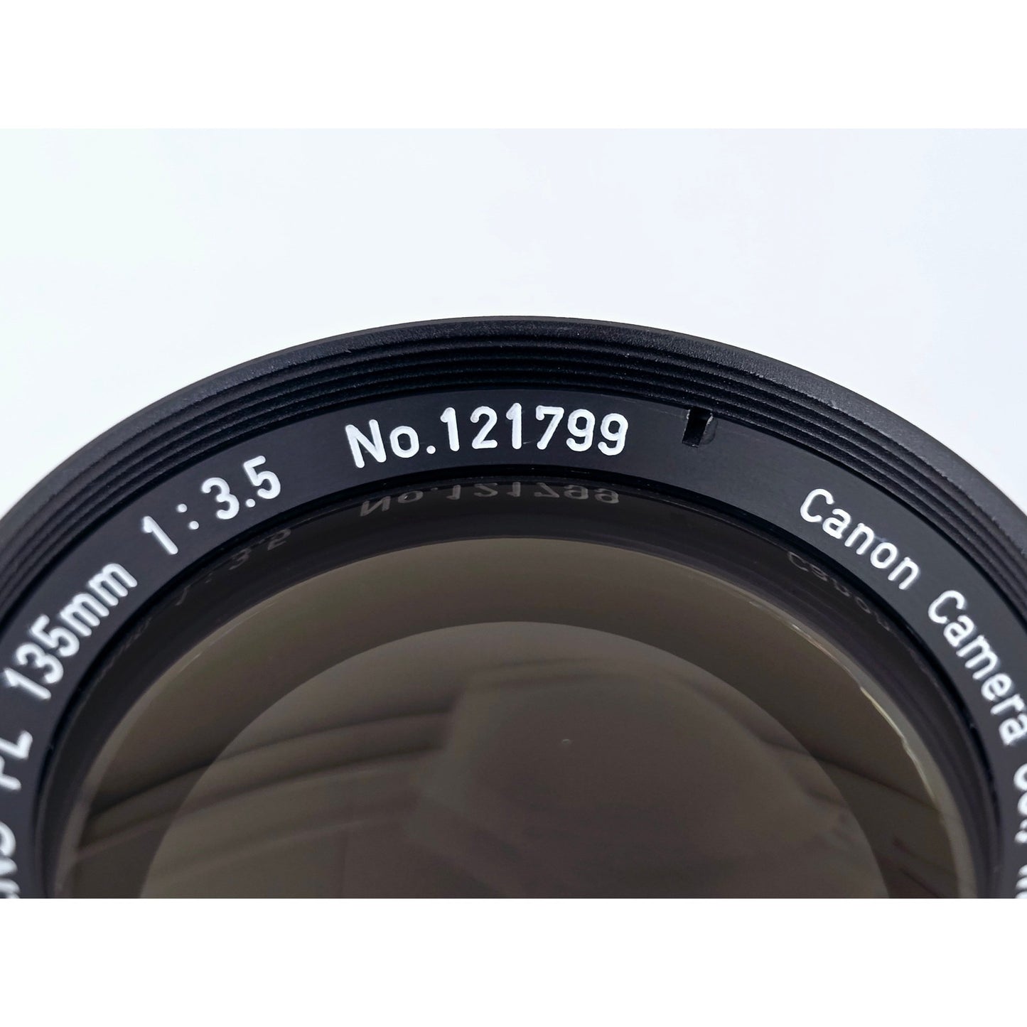 [Pre-owned] Canon FL 135mm F3.5 MF Telephoto Lens — Near MINT+++ — Japan #3818