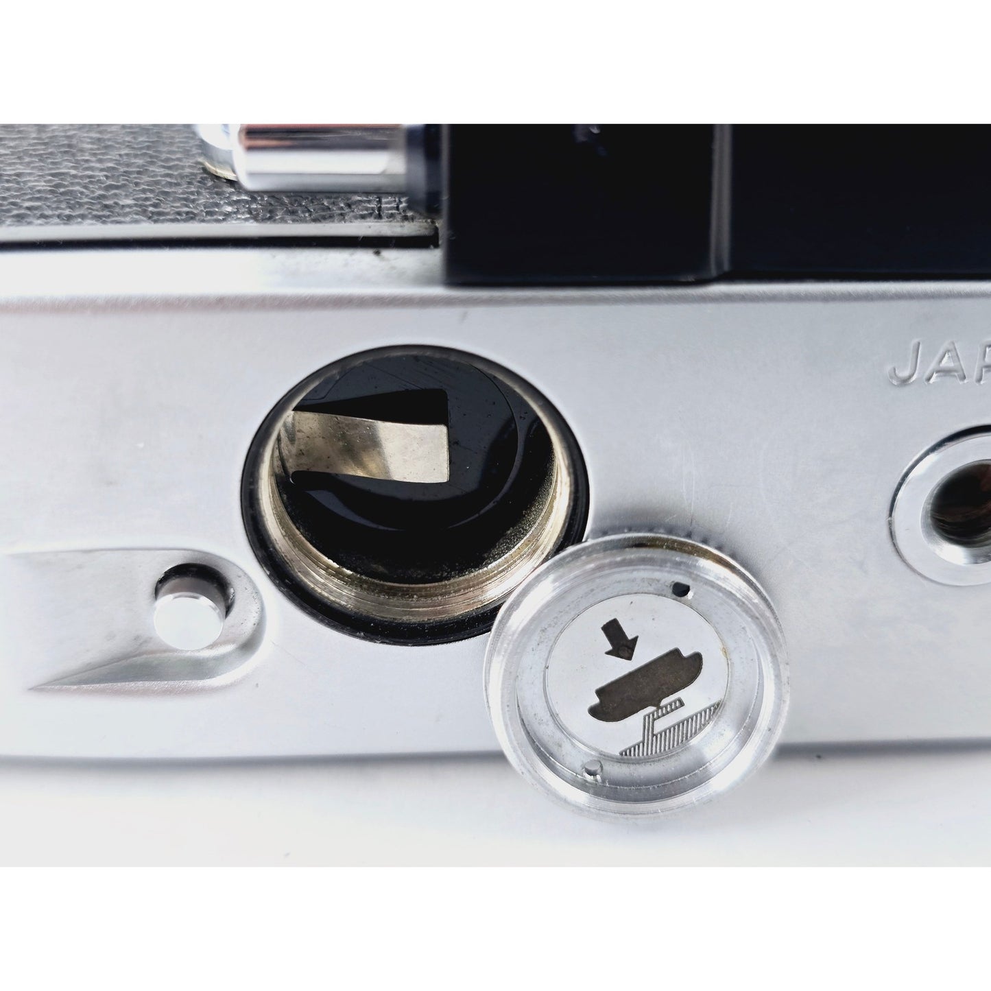 [Pre-owned] Minolta SRT Super Silver SLR 35mm Film Camera (Body Only) — Near MINT — Japan #2461