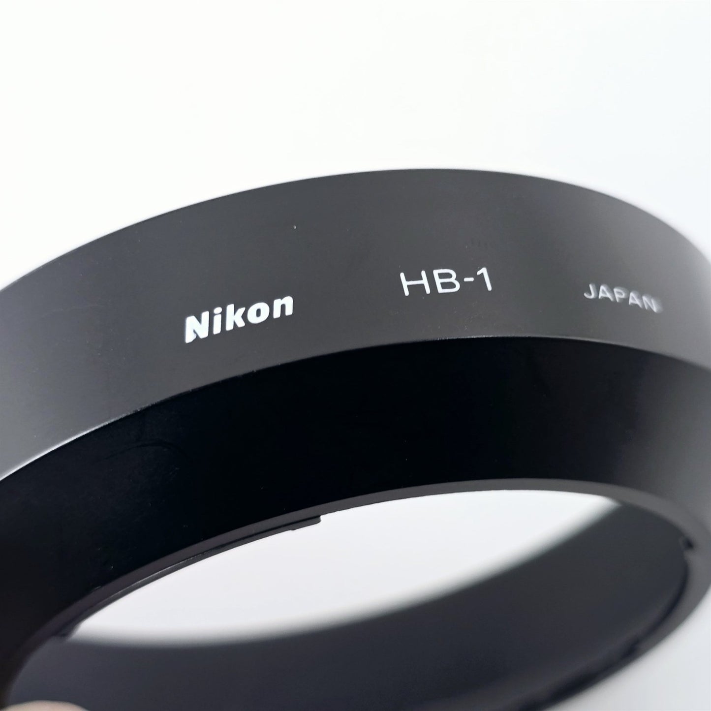 [Pre-owned] Nikon HB-1 Lens Hood for AF 28-85mm f/3.5-4.5, 35-70mm f/2.8, 35-135mm f/3.5-4.5 — Mint — Japan #5292