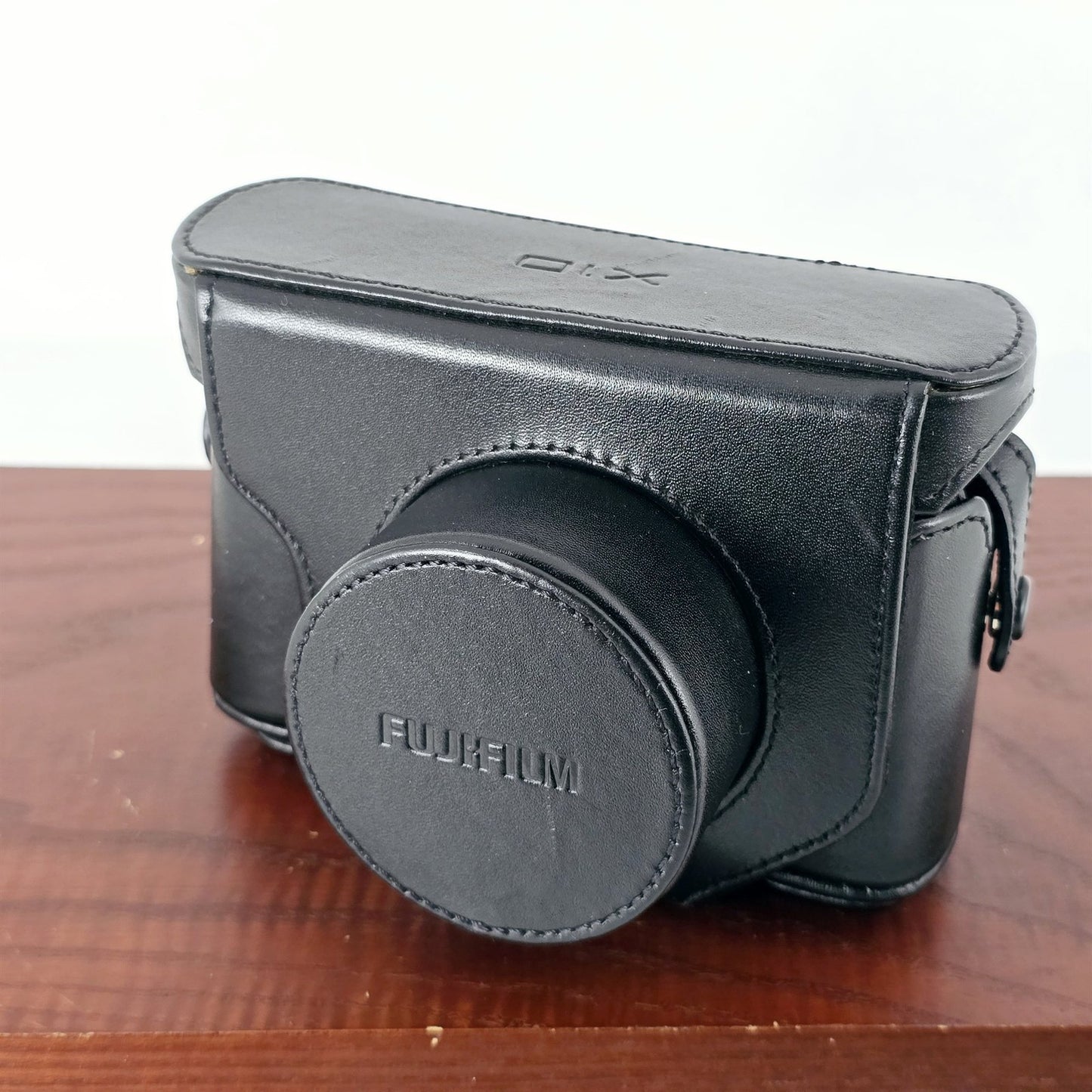 [Pre-owned] Genuine Fujifilm LC-X10 Black Leather Camera Case for X10 — Mint — Japan #5514