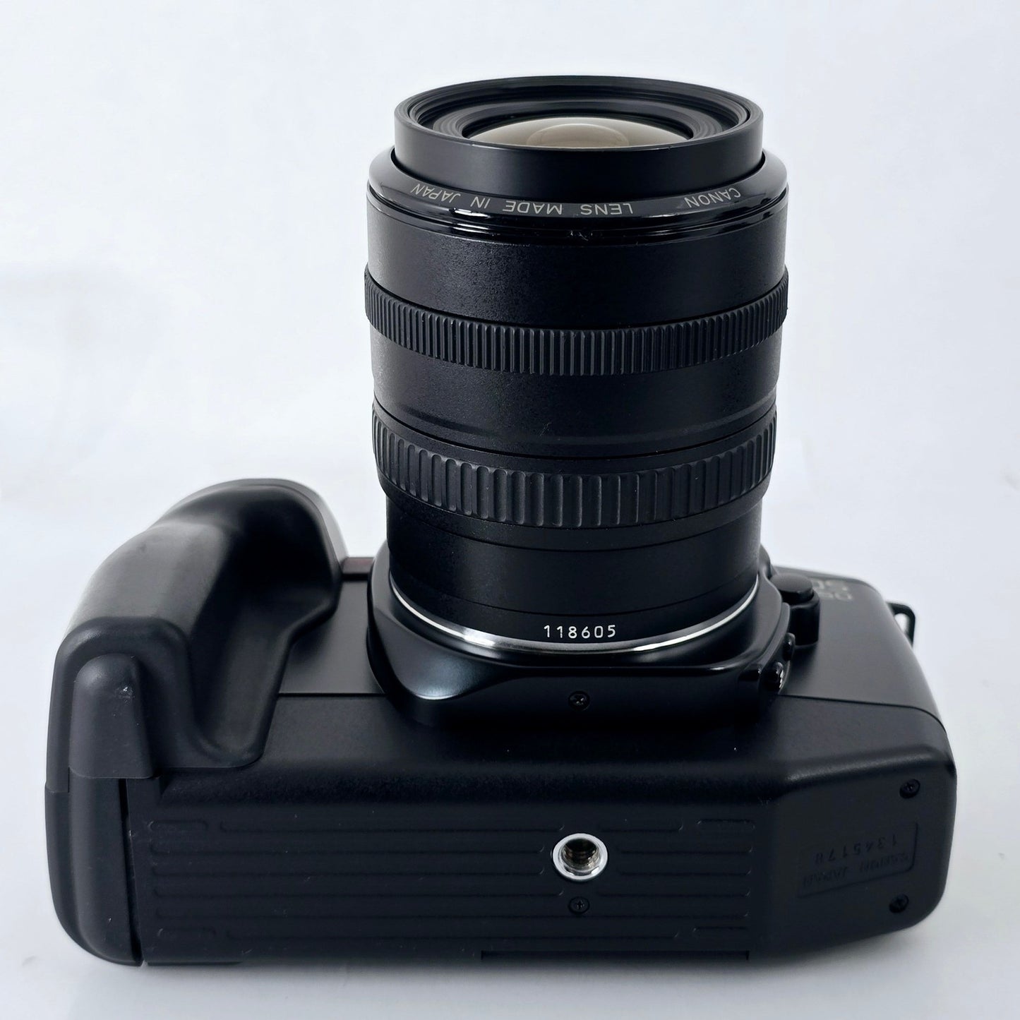 [Pre-owned] Canon EOS 650 35mm Film Camera with EF 28-70mm f/3.5-4.5 AF Lens — Near MINT — Japan #4183