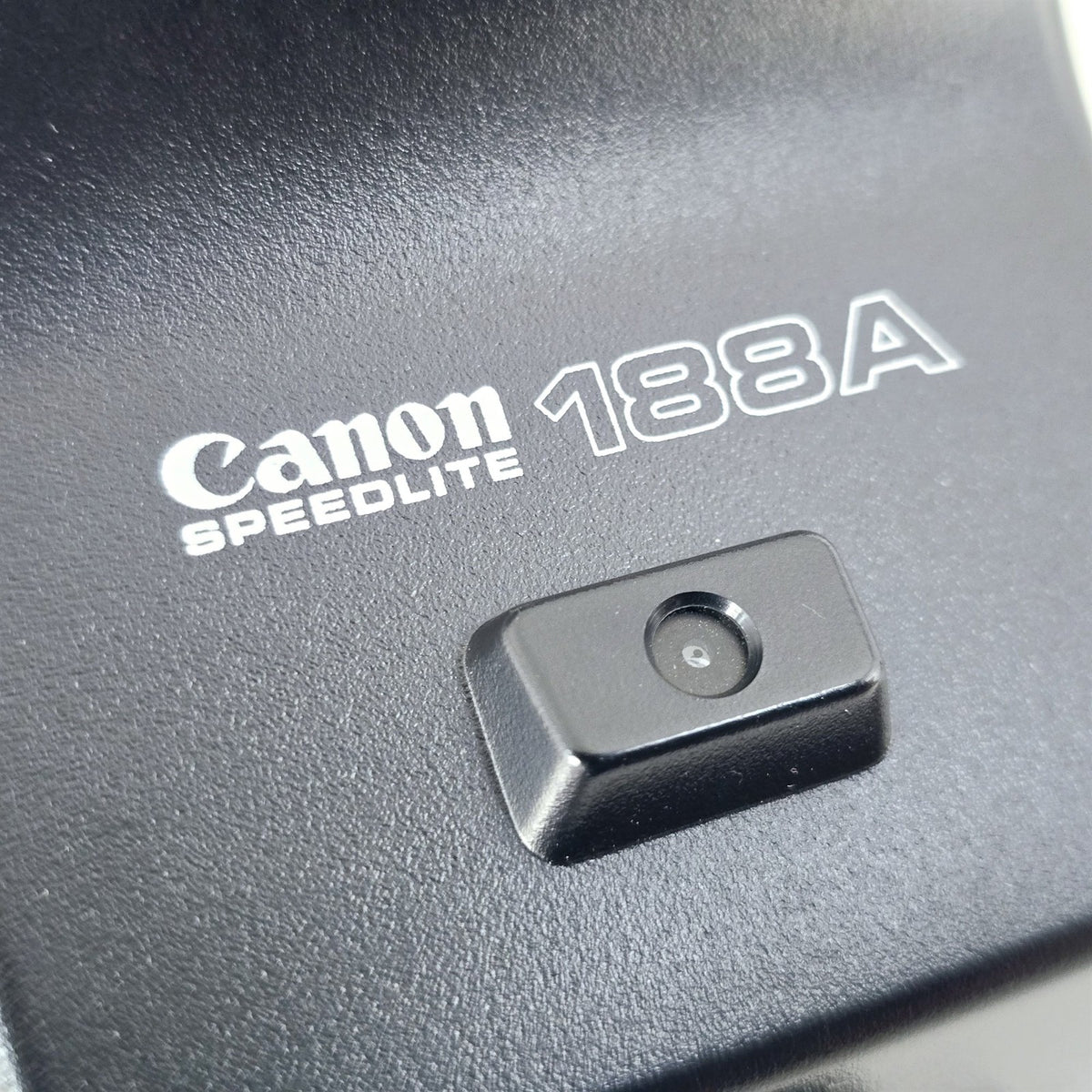 [Pre-owned] Canon Speedlite 188A Shoe Mount Flash for AE-1 A-1 AV-1 — Mint — Japan #5527