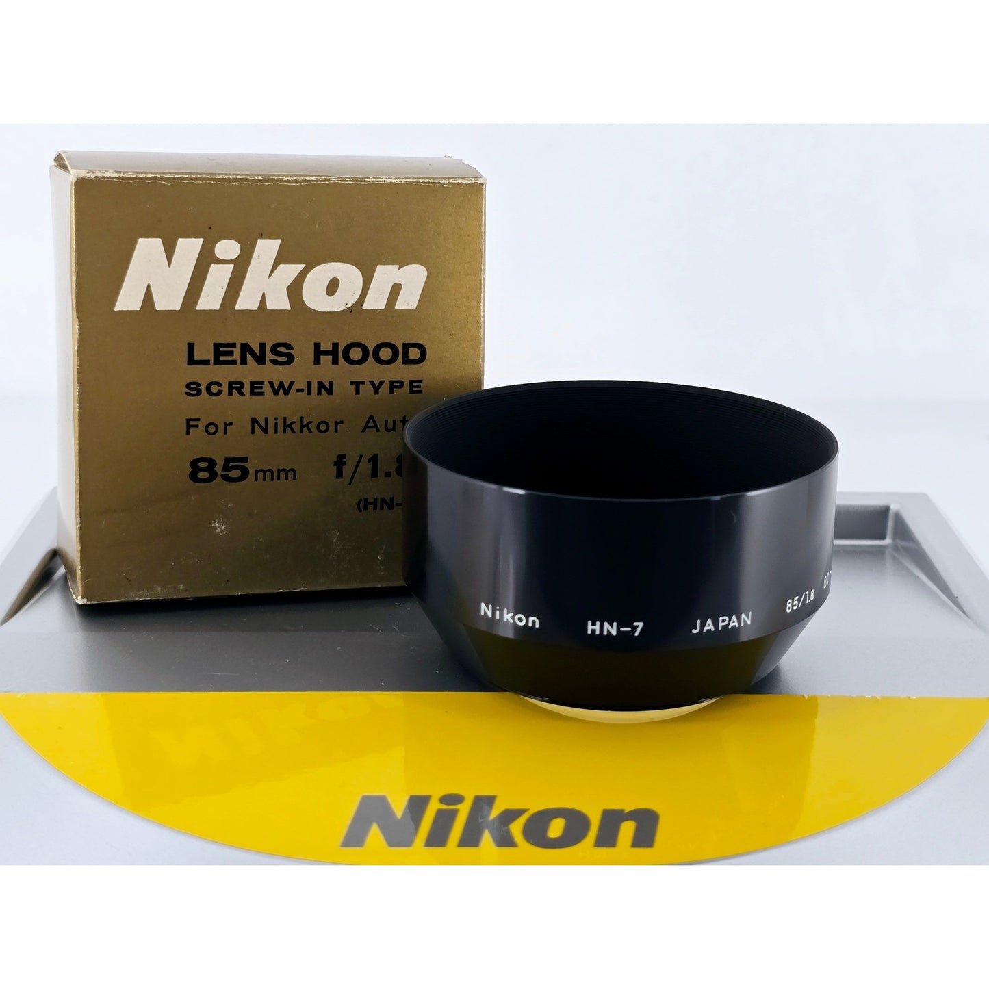 [Pre-owned] Nikon HN-7 Metal Lens Hood for 85mm f/1.8 & 80-200mm f/4.5 (Genuine) — Unused — Japan #4394