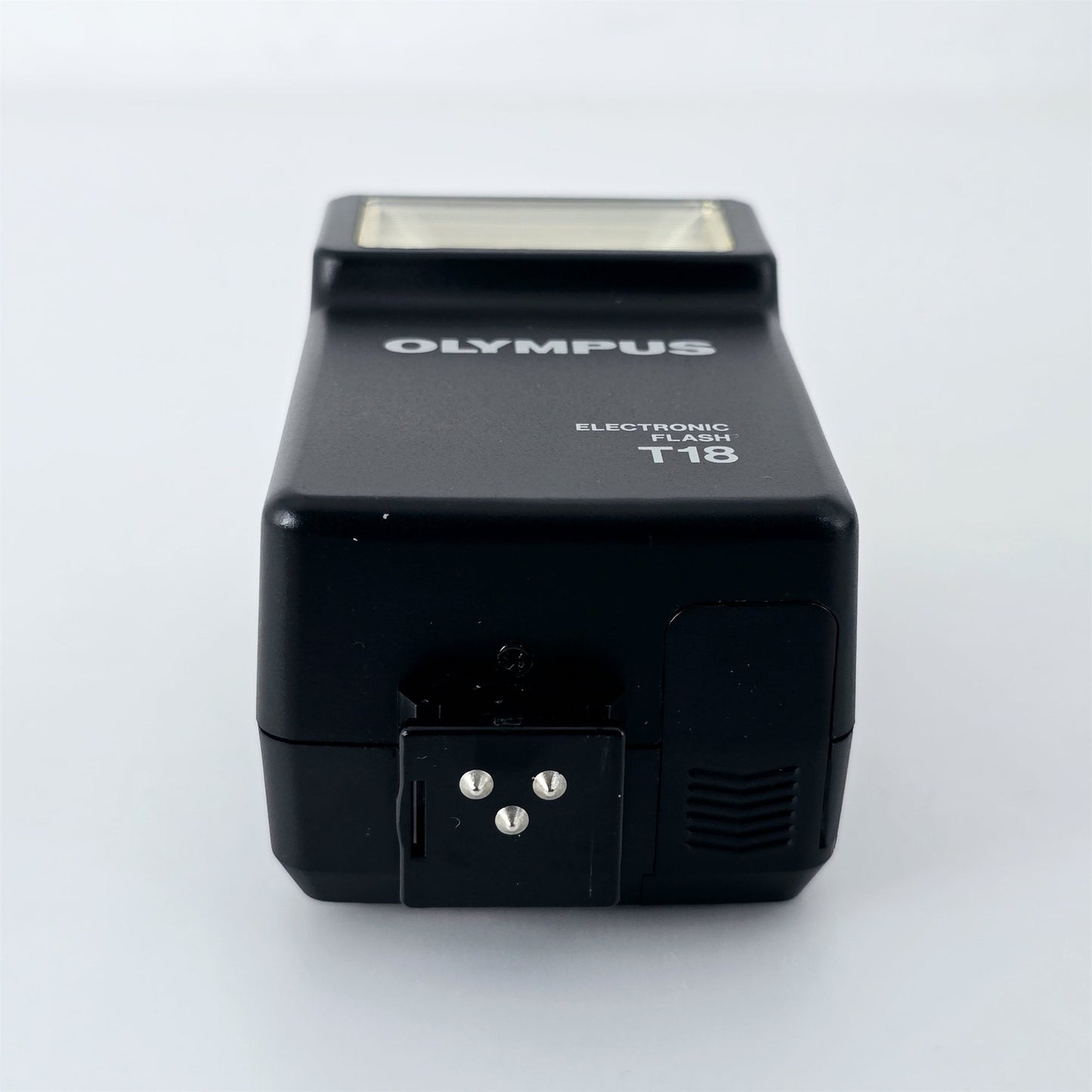 [Pre-owned] Olympus T18 Electronic Flash Unit for 35mm Film Camera — Mint — Japan #5517