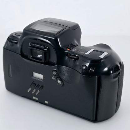 [Pre-owned] Pentax Z-1P 35mm SLR Film Camera Body — Near Mint+++ — Japan #5825