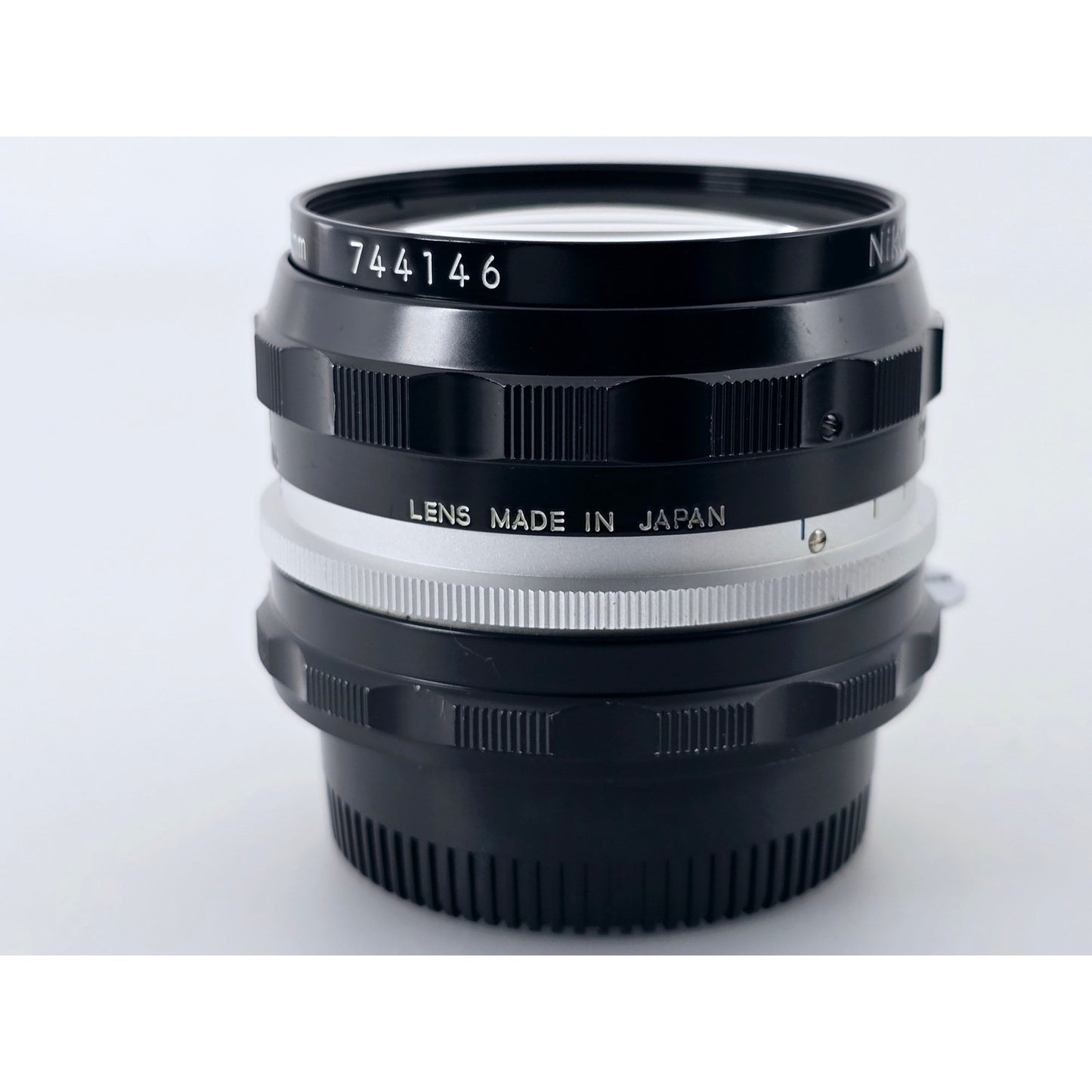 [Pre-owned] Nikon Non-Ai Nikkor-H Auto 28mm F3.5 Wide Angle MF Lens — Near MINT — Japan #4819