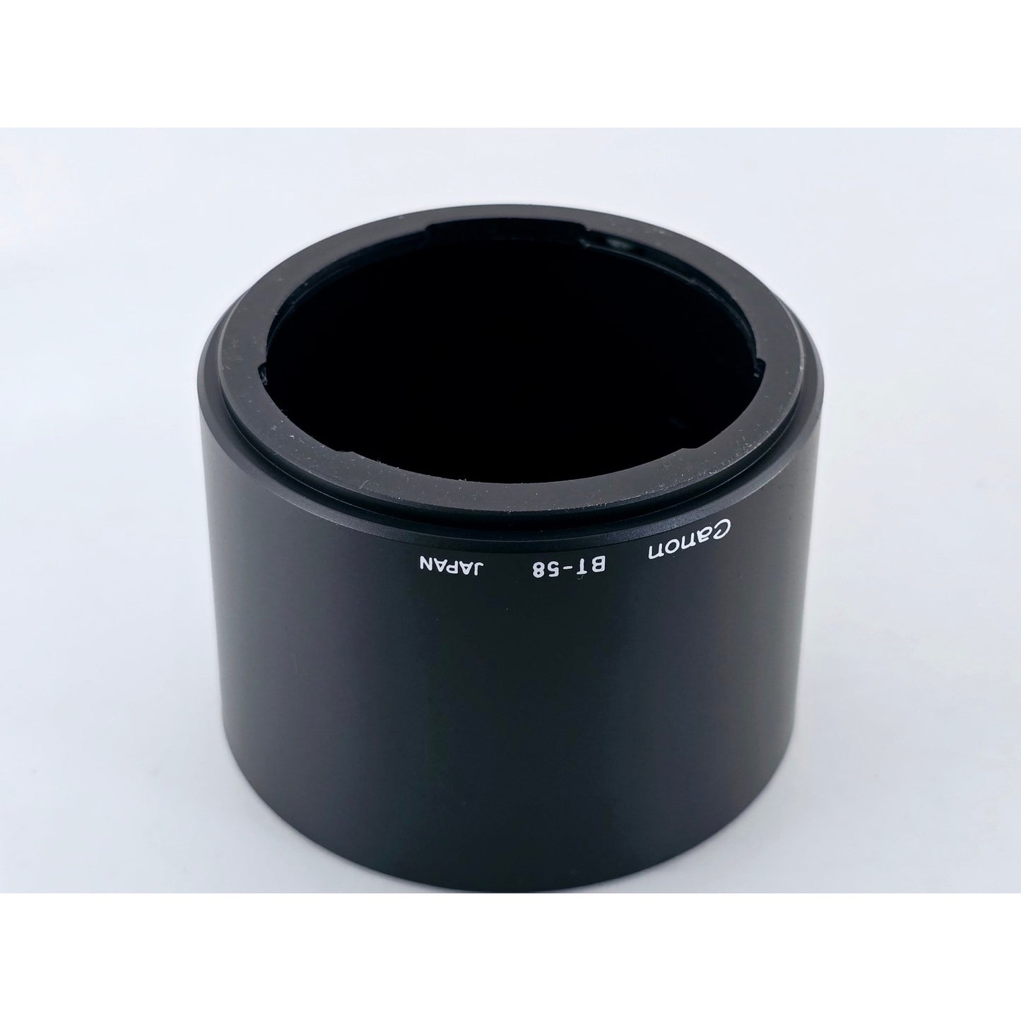 [Pre-owned] Canon BT-58 Plastic Lens Hood for New FD 70-210mm F4 — MINT — Japan #3940