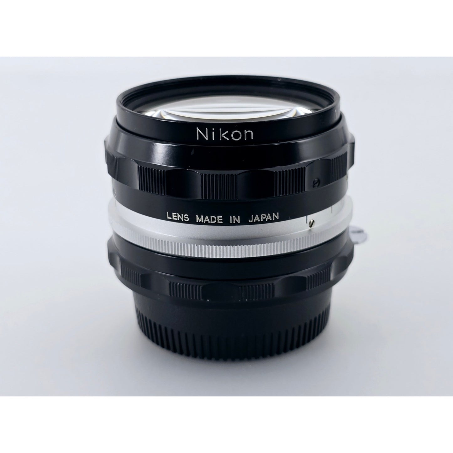 [Pre-owned] Nikon Non-Ai Nikkor-H Auto 28mm F3.5 Wide Angle MF Lens — Near MINT — Japan #4412