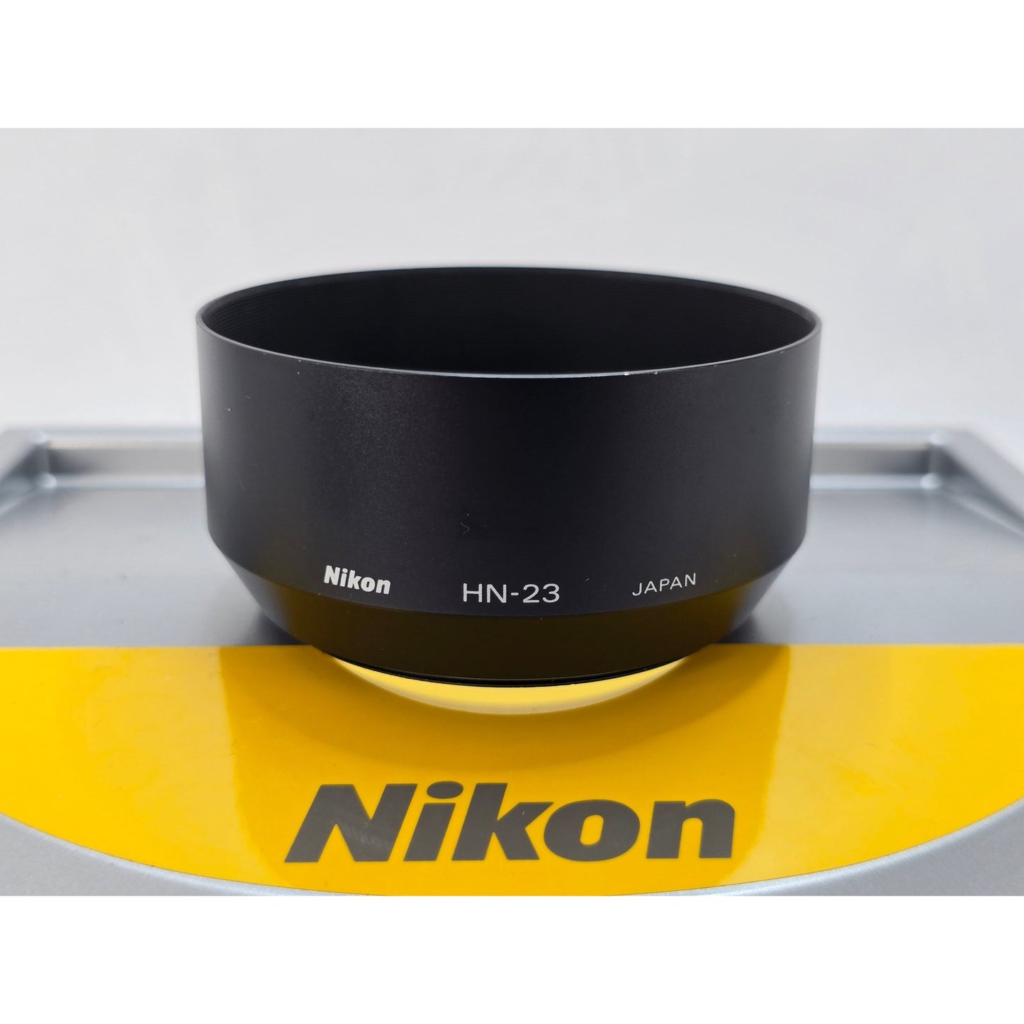 [Pre-owned] Nikon HN-23 62mm Metal Lens Hood for 80-200mm f/4 & 85mm f/1.8 — MINT — Japan #2481