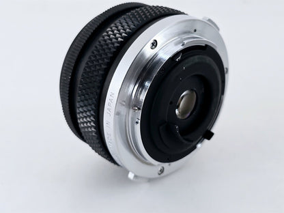 [Pre-owned] Olympus OM System G.Zuiko Auto-W 28mm F3.5 MF Lens — Near Mint+++ — Japan #4063