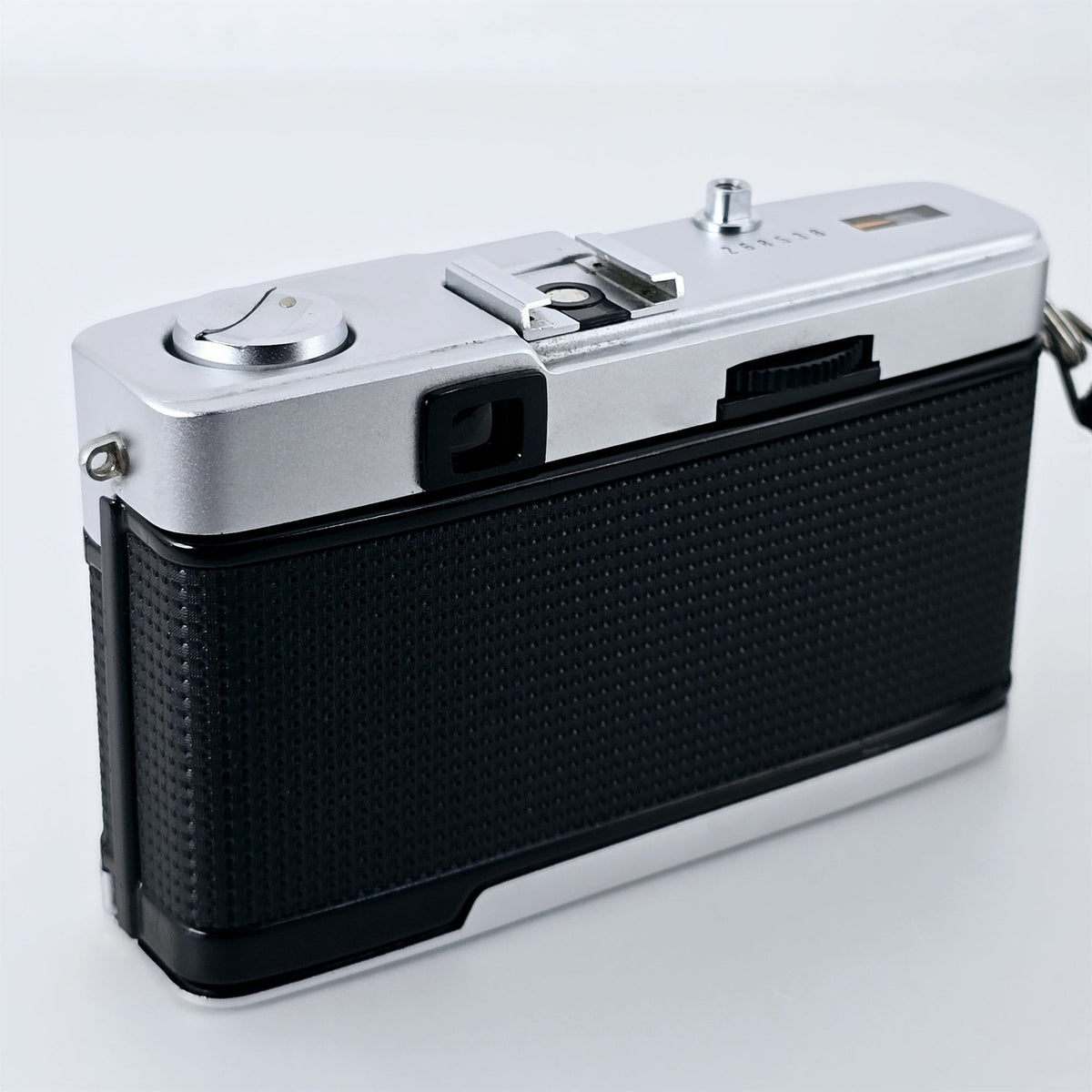 [Pre-owned] Olympus Trip 35 Point & Shoot 35mm Film Camera — Near Mint — Japan #5523