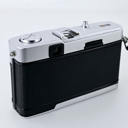 [Pre-owned] Olympus Trip 35 Point & Shoot 35mm Film Camera — Near Mint — Japan #5523