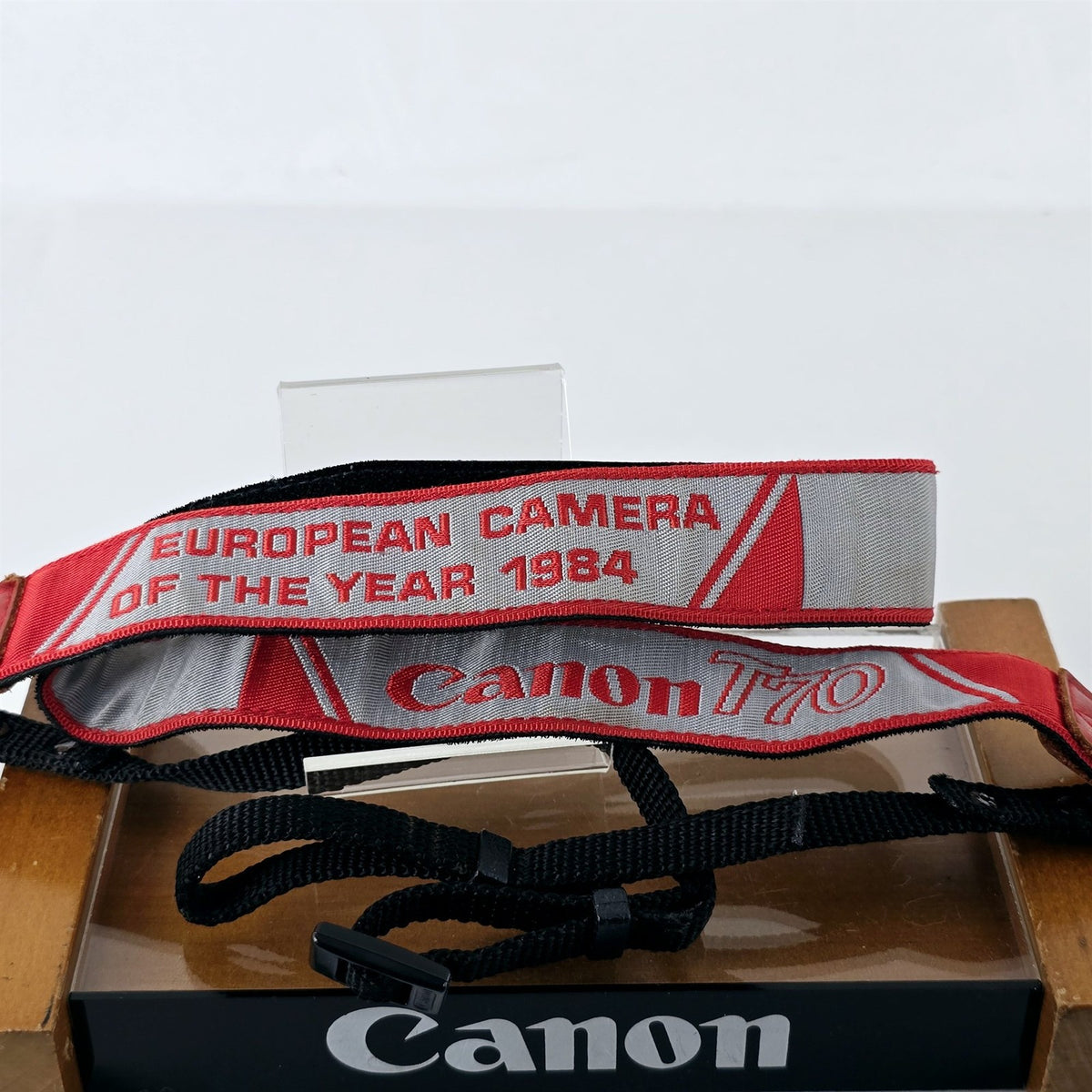 [Pre-owned] Genuine Canon T70 Camera Shoulder Neck Strap for SLR — Near Mint — Japan #5709