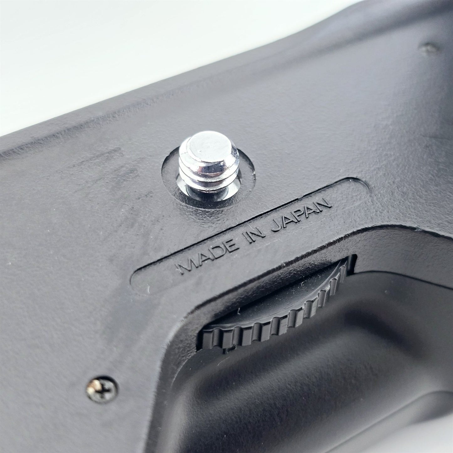 [Pre-owned] Genuine Nikon MB-10 Battery Grip for N90 N90s F90 F90s — Near Mint — Japan #5408