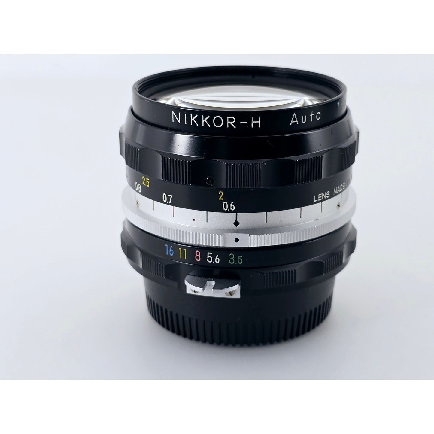 [Pre-owned] Nikon Non-Ai Nikkor-H Auto 28mm F3.5 Wide Angle MF Lens — Near MINT — Japan #4412