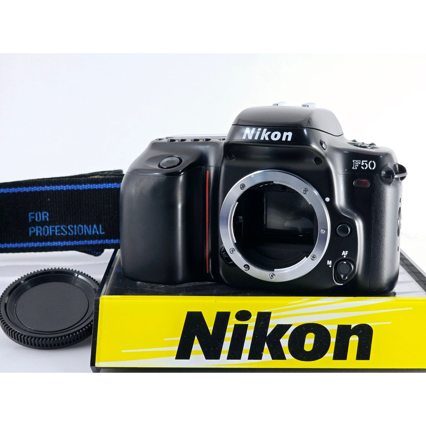 [Pre-owned] Nikon F50 Panorama SLR 35mm Film Camera (Body Only) — Near MINT+++ — Japan #3866
