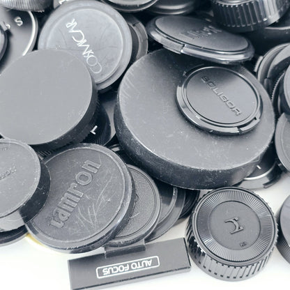 [Pre-owned] Bulk Lot 100 pcs Camera Lens Caps Front Rear Assorted — Near Mint — Japan #5566