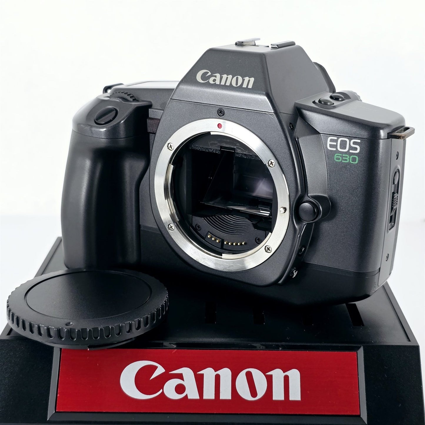 [Pre-owned] Canon EOS 630 Gray 35mm AF SLR Film Camera Body — Near Mint — Japan #5214