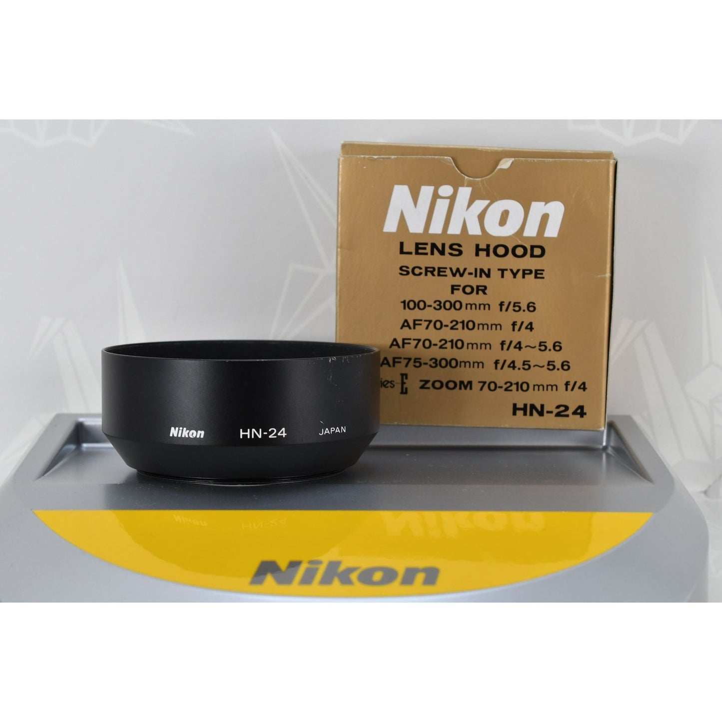 [Pre-owned] Nikon Lens Hood HN-24 for 100-300mm AF & 70-210mm Series E — Near MINT — Japan #2093