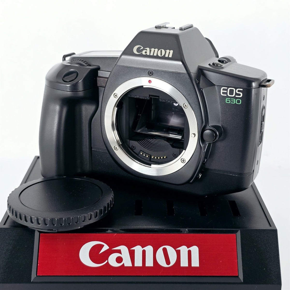 [Pre-owned] Canon EOS 630 Gray 35mm AF SLR Film Camera Body — Near Mint — Japan #5296