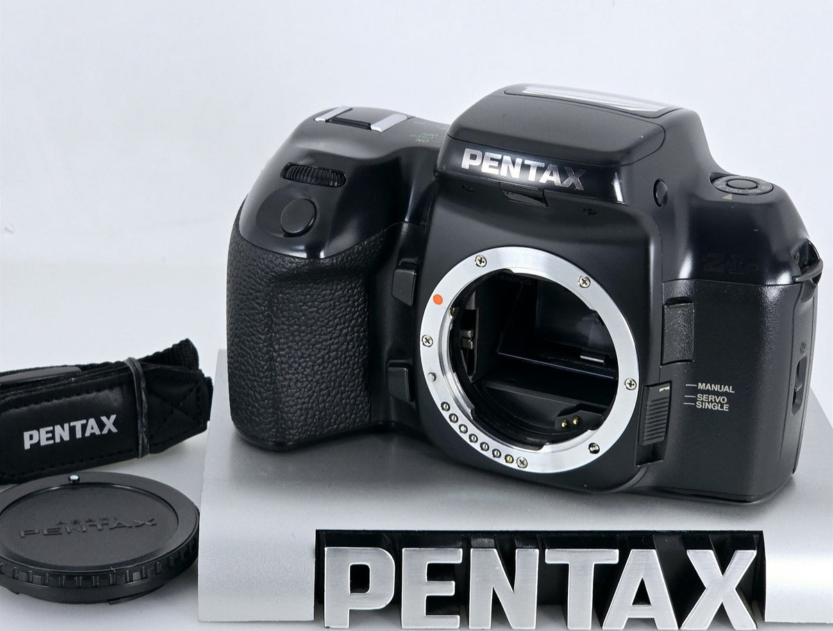 [Pre-owned] Pentax Z-1P 35mm SLR Film Camera Body — Near Mint+++ — Japan #5825