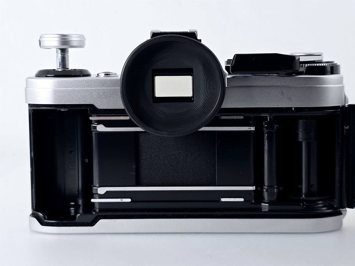 [Pre-owned] Canon AE-1 SLR Film Camera with New FD 28mm f2.8 Lens — Near Mint — Japan #4900
