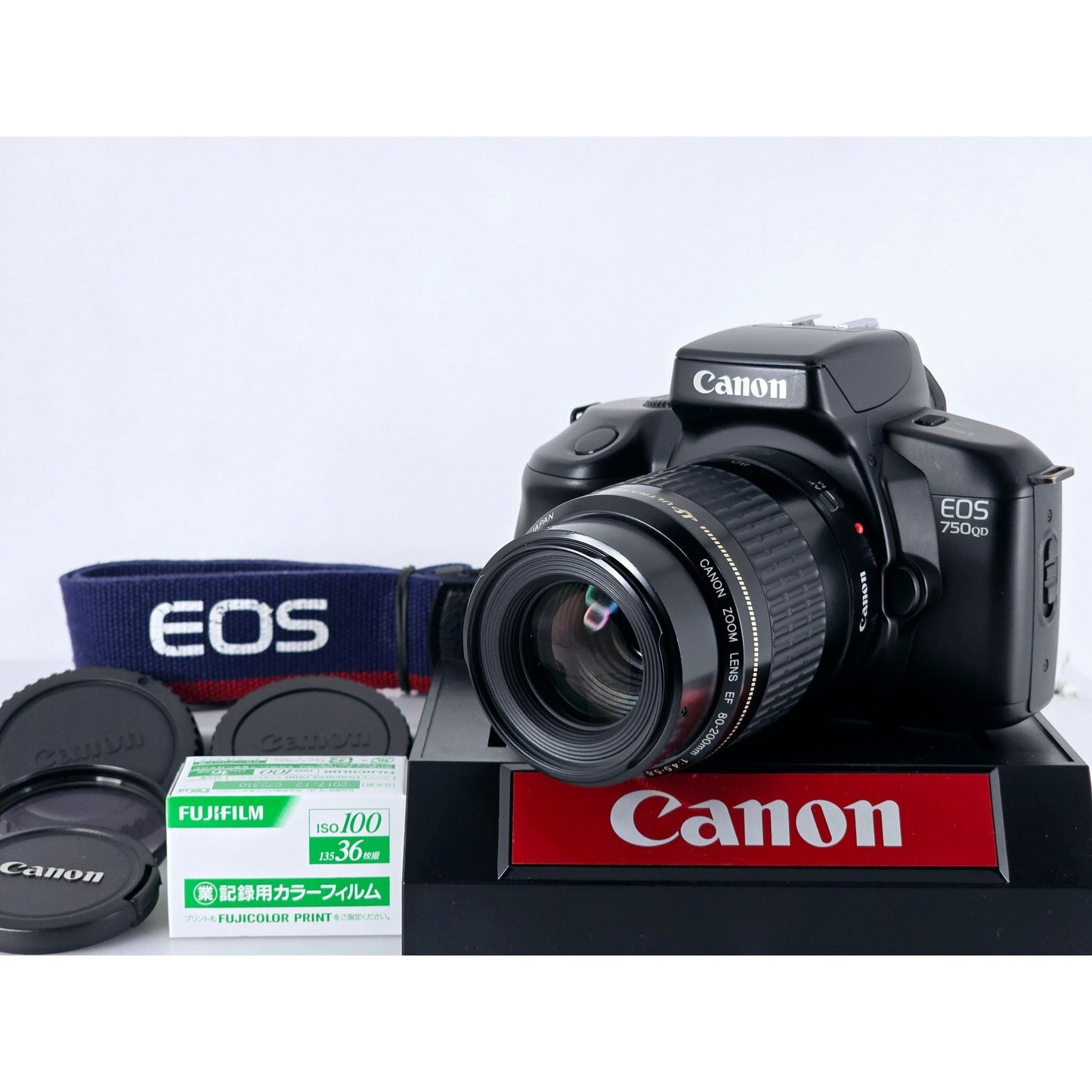 [Pre-owned] Canon EOS 750QD 35mm Film Camera with EF 80-200mm f/4.5-5.6 AF Lens — MINT — Japan #3902